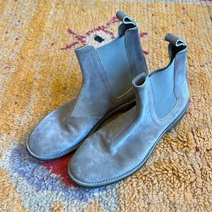 Bottega Veneta Brown Suede Round Toe Pull On Chelsea Boots